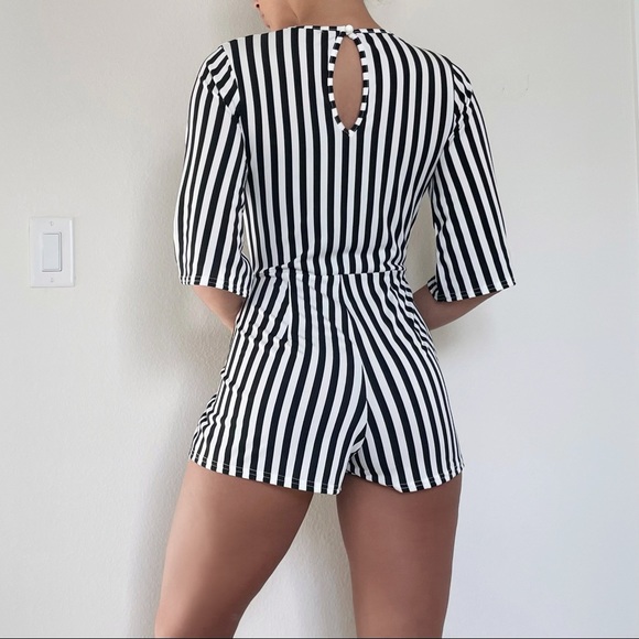 Black and white stripe play suit - Picture 4 of 7